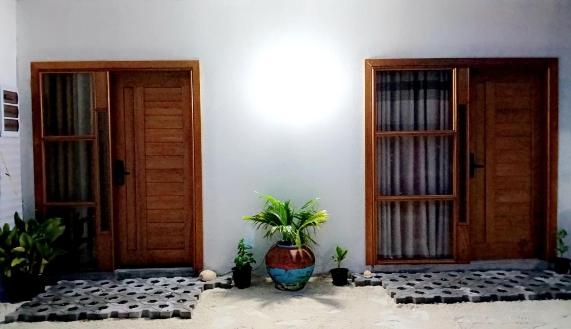 Island Life Homestay *
