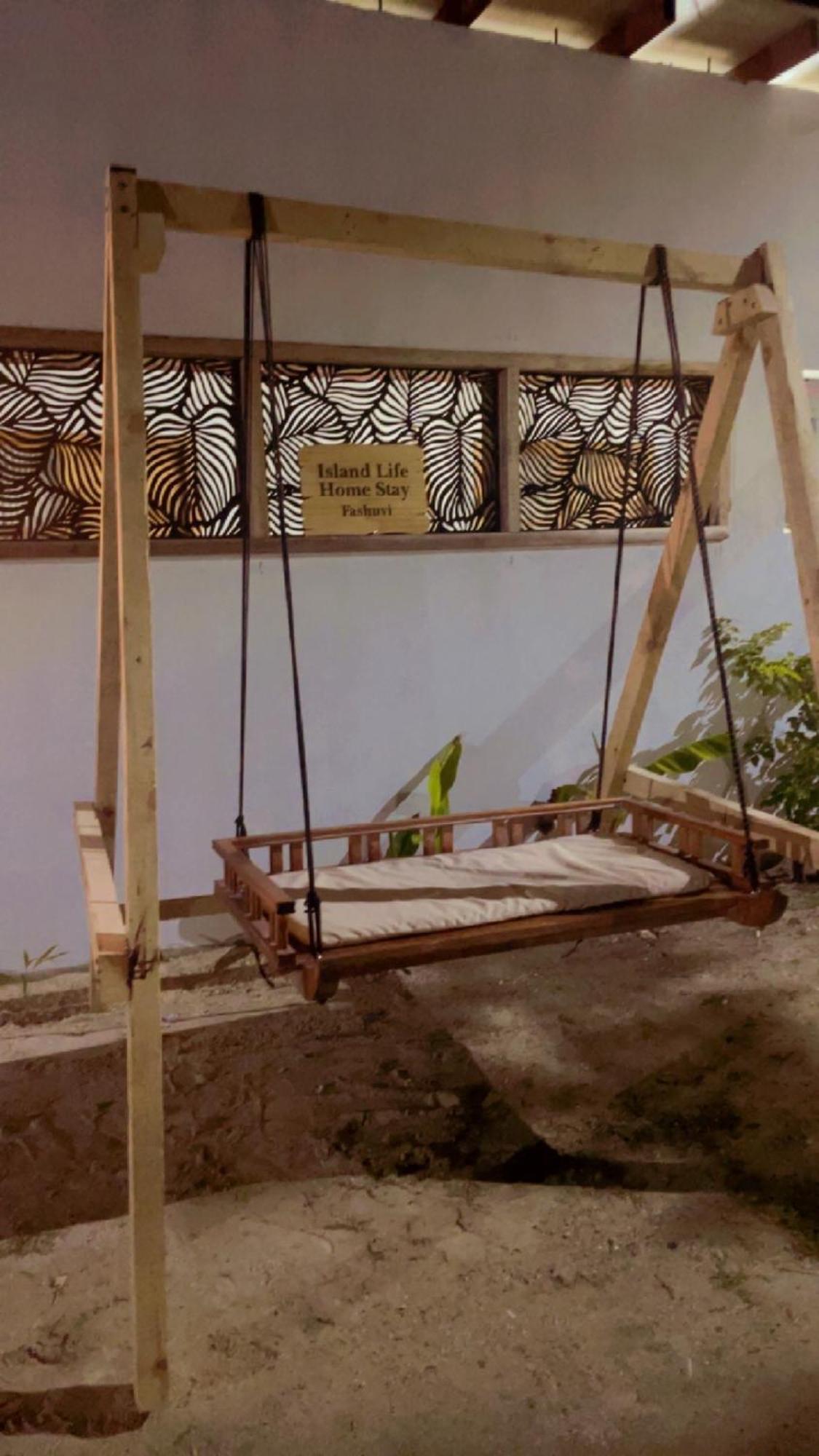 Island Life * Himmafushi