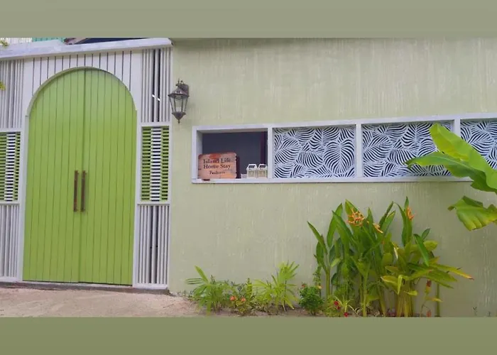 Island Life Home Stay