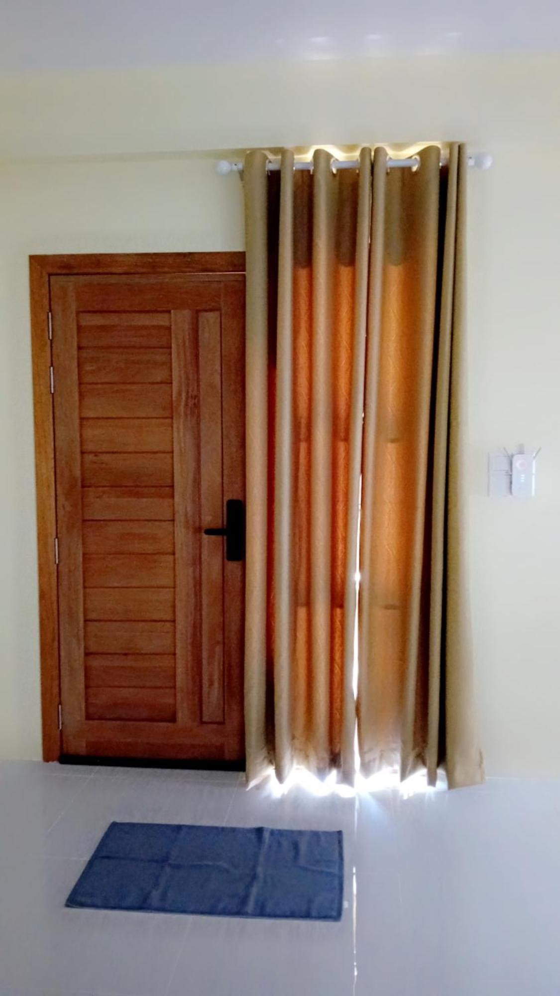 Island Life Homestay *